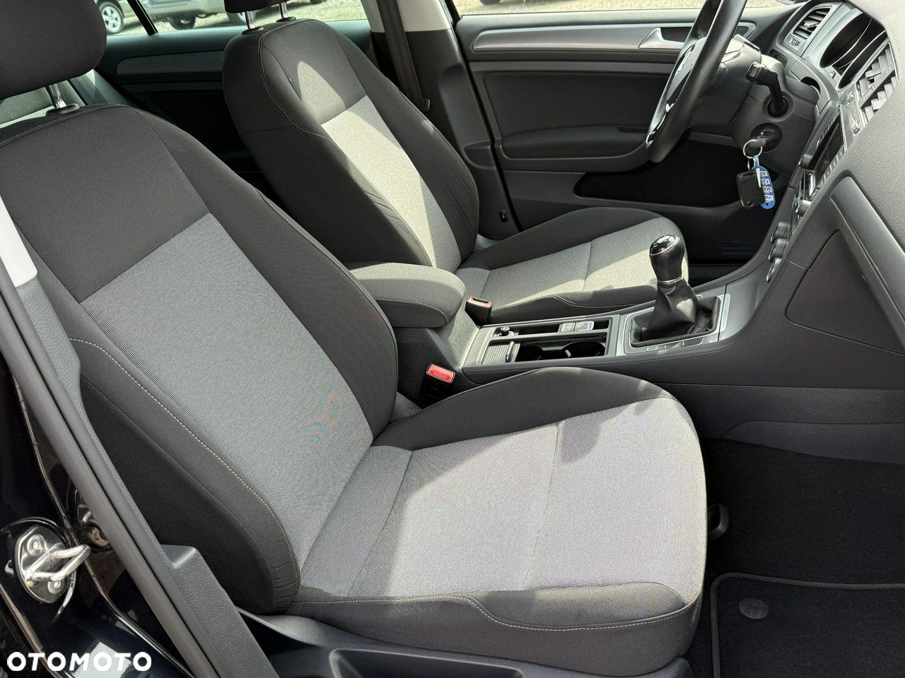 Volkswagen Golf - 30