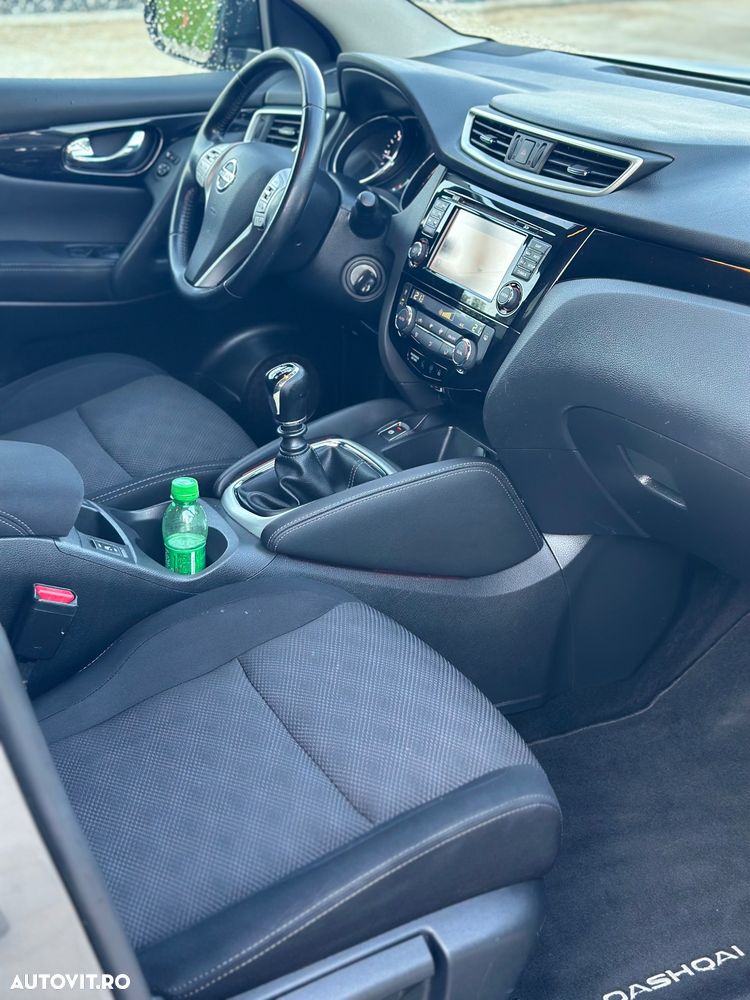 Nissan Qashqai 1.6 DCI Start/Stop N-Connecta - 34