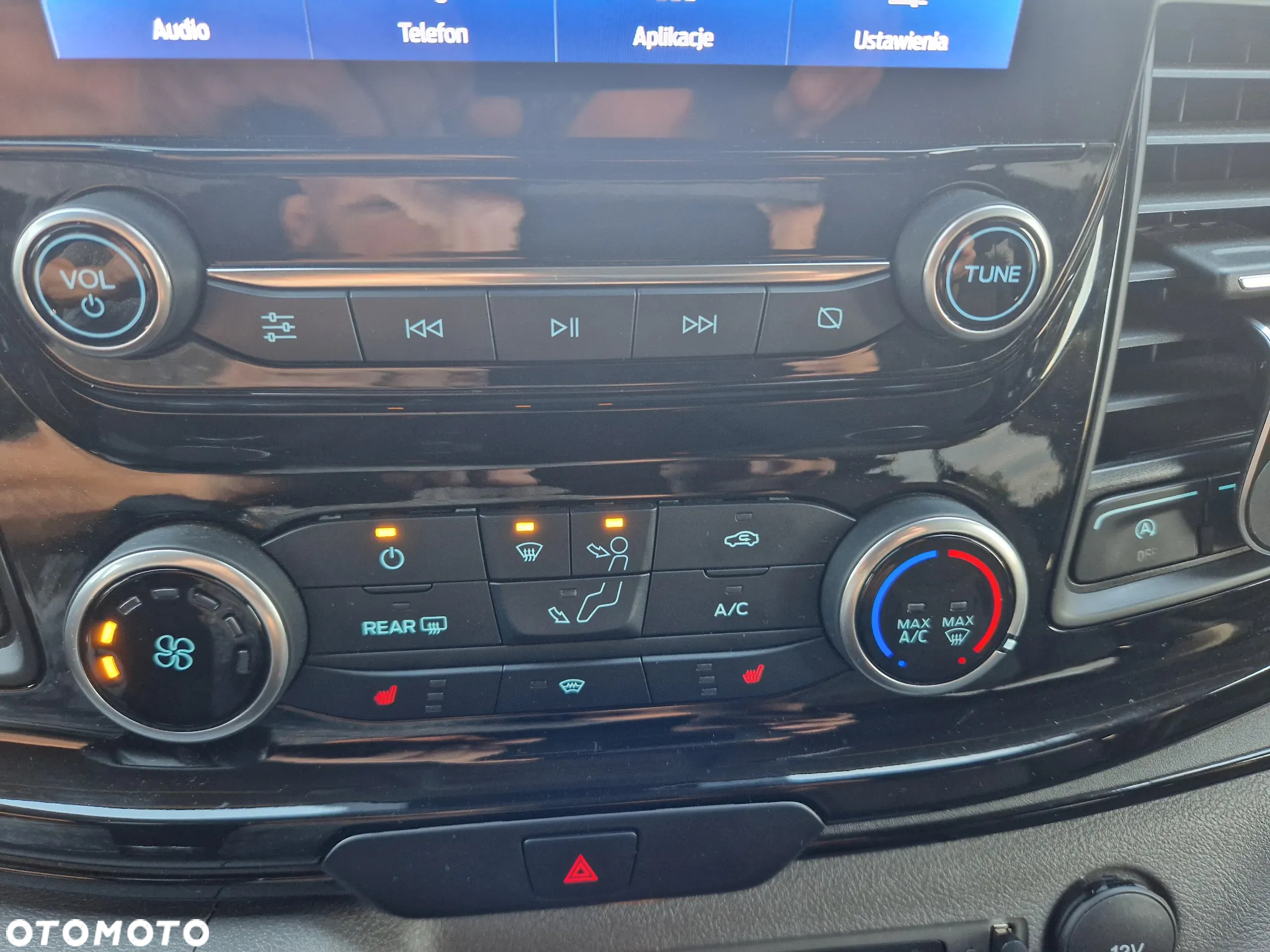 Ford Tourneo Custom - 15