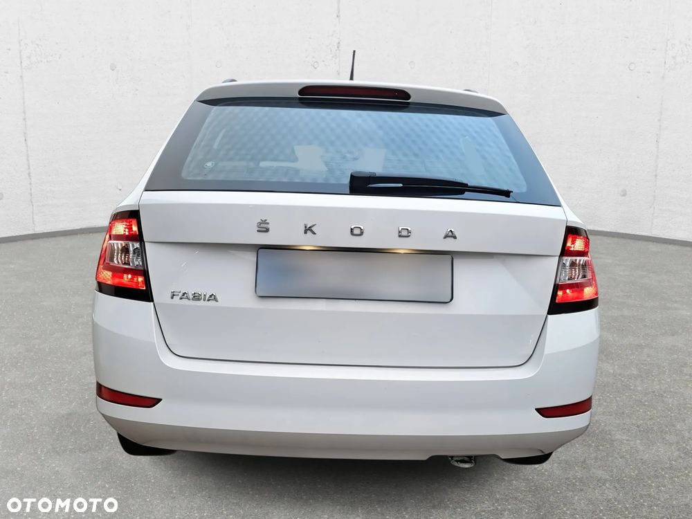 Skoda Fabia 1.0 TSI Ambition - 6