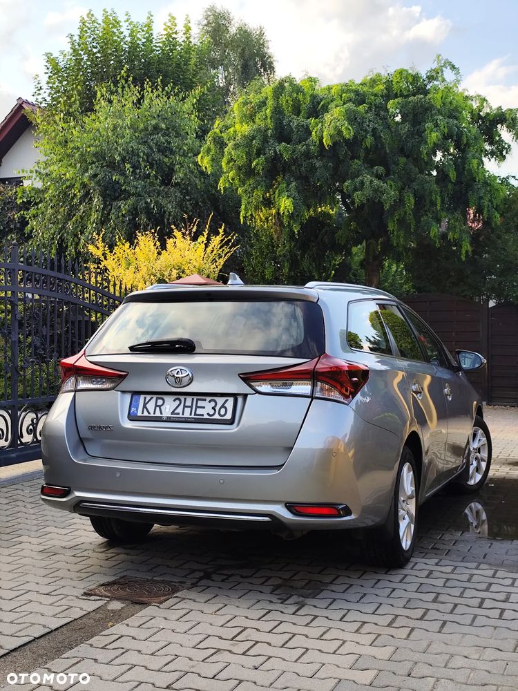 Toyota Auris 1.6 Premium - 2