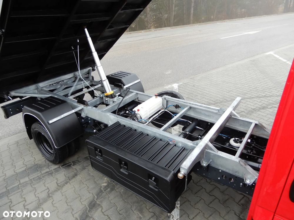 Iveco DAILY 50C18 Wywrotka Kiper Wywrot x 3 Strony 3996 mm Długi 8 E.Palet Renomowanej Firmy RomCar Rozstaw Osi 4100 mm WZMACNIANY HAK 3500 Kg 98 Tys Km Przeb. Stan Auta JAK NOWY POLECAM - 17