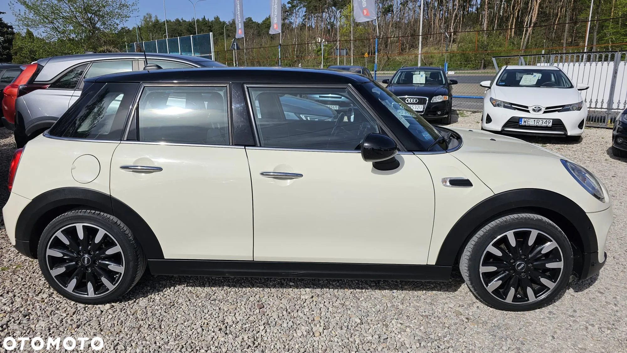MINI Cooper Standard - 32