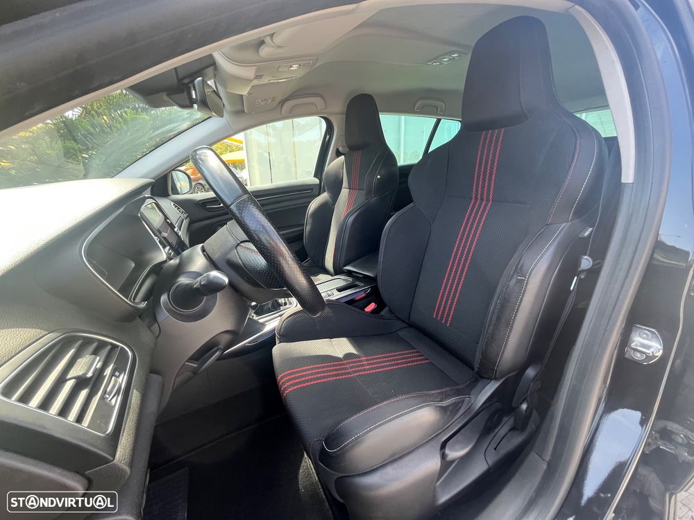 Renault Mégane Sport Tourer 1.5 Blue dCi R.S. Line - 23