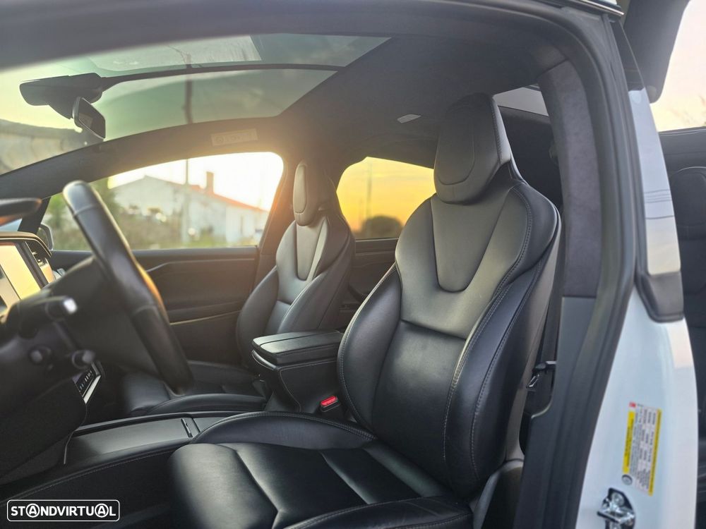 Tesla Model X P100D - 10