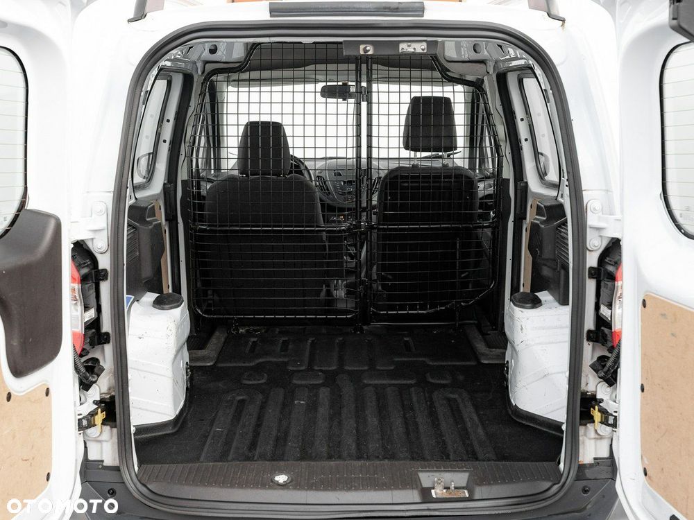 Ford Transit Courier - 21