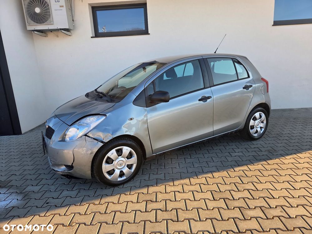 Toyota Yaris - 11
