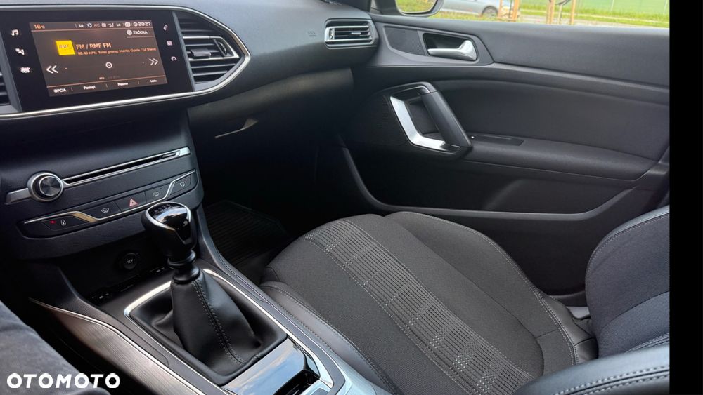Peugeot 308 1.2 PureTech GPF Allure S&S - 10