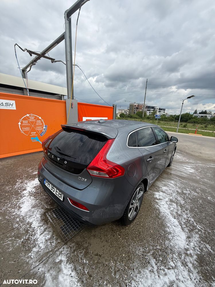 Volvo V40 D3 Aut. Inscription - 8