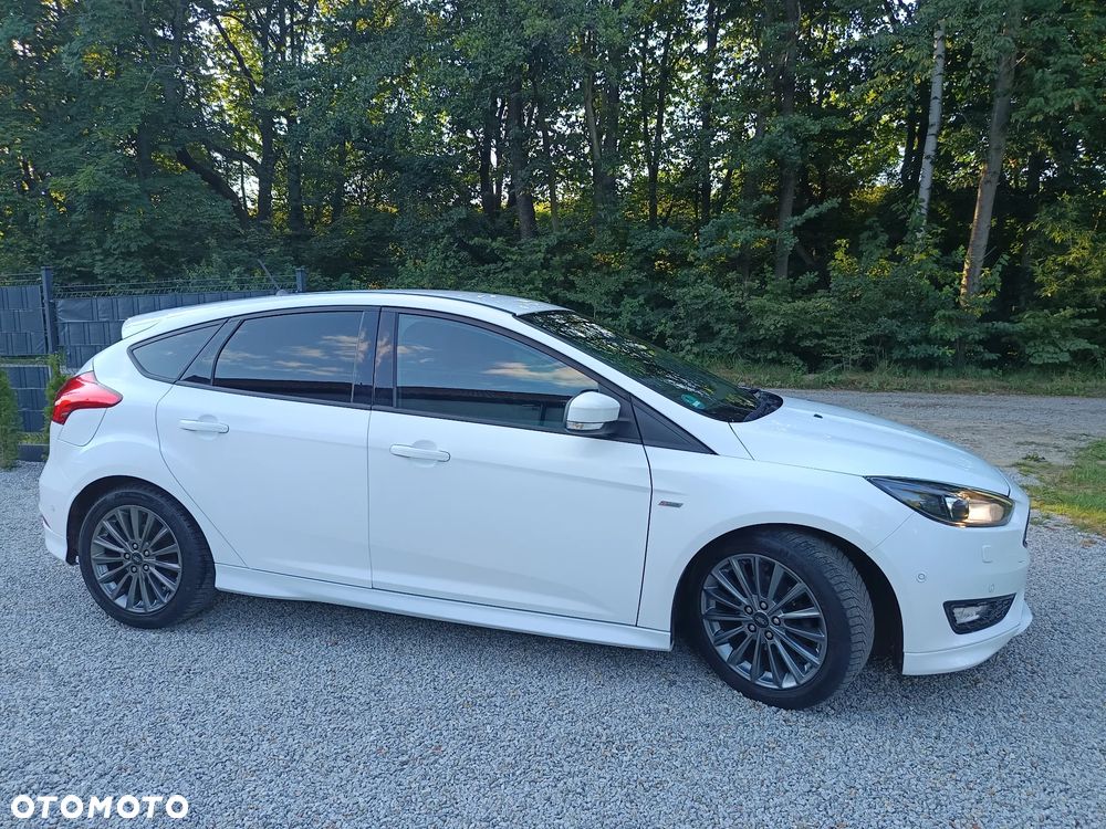 Ford Focus 1.0 EcoBoost Start-Stopp-System ST-LINE - 22