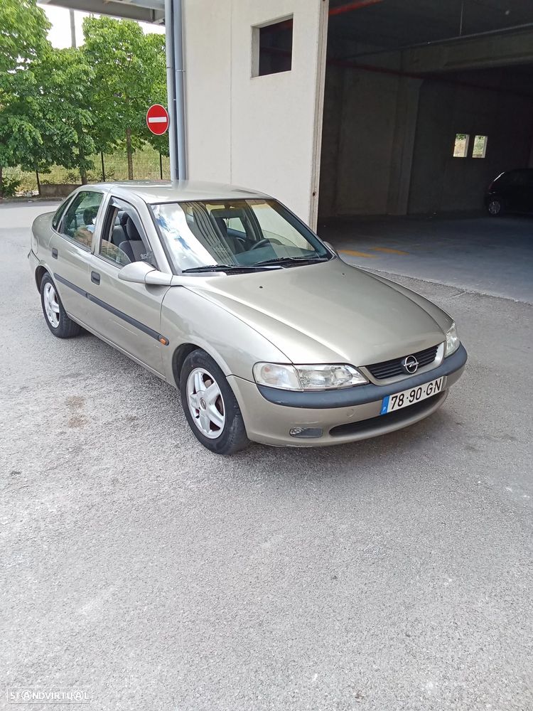 Opel Vectra 1.6i GL - 3