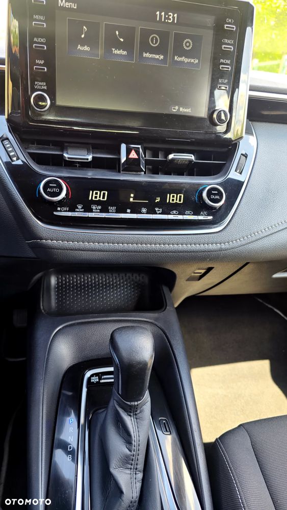 Toyota Corolla 1.8 Hybrid Comfort - 13
