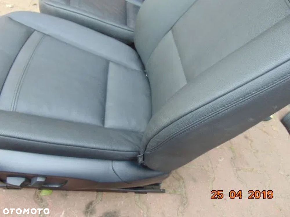 BMW 3 E92 COUPE siedzenia czarna grafitowa ciemna szara SKÓRA tapicerka skórzana elektryczne FOTELe podłokietnik napoje puszki cupholder SUPER STAN - 4