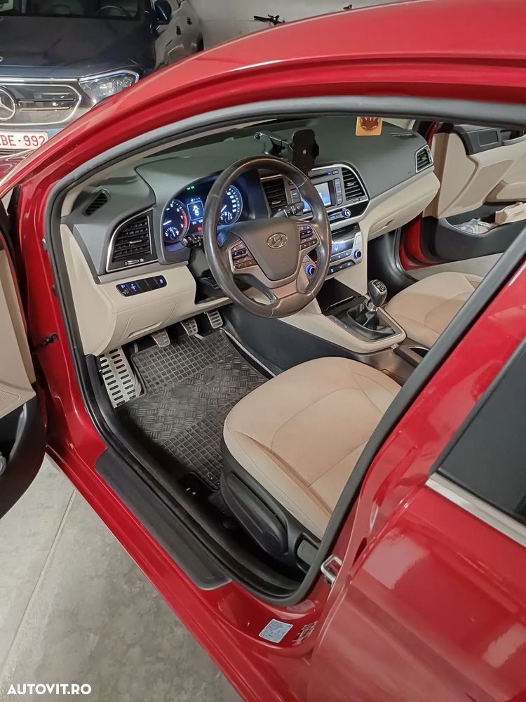 Hyundai Elantra 1.6 MPi Highway - 10