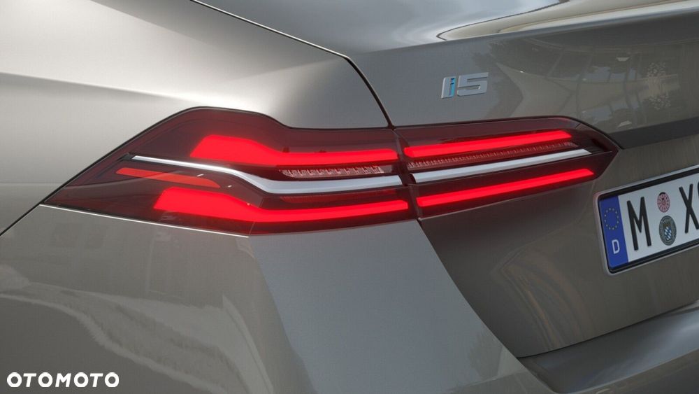 BMW i5 - 8