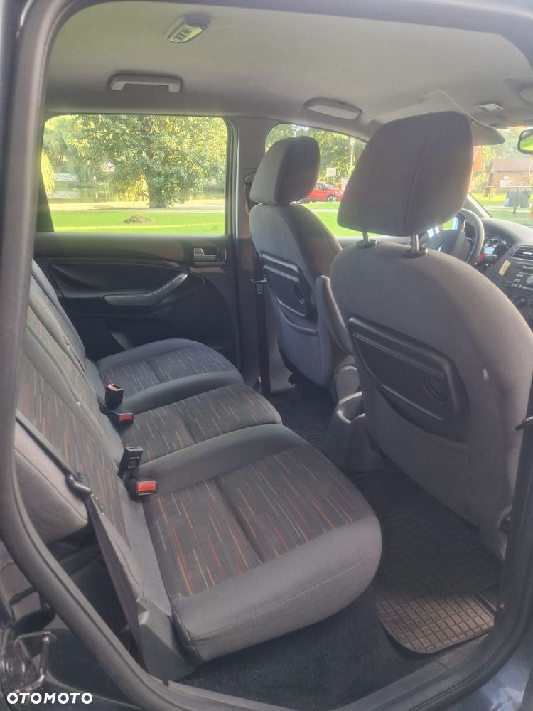 Ford C-MAX 1.8 Ambiente - 12