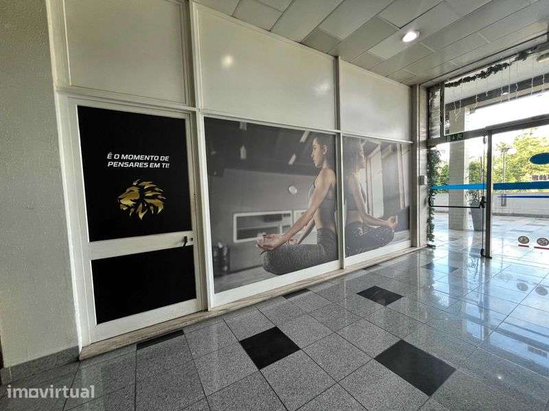 Arrendamento de loja no Centro Comercial dos Carvalhais - Grande imagem: 2/3