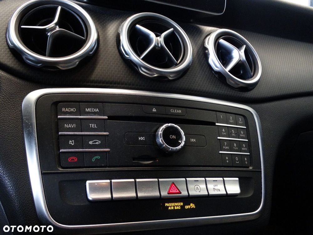 Mercedes-Benz GLA - 21
