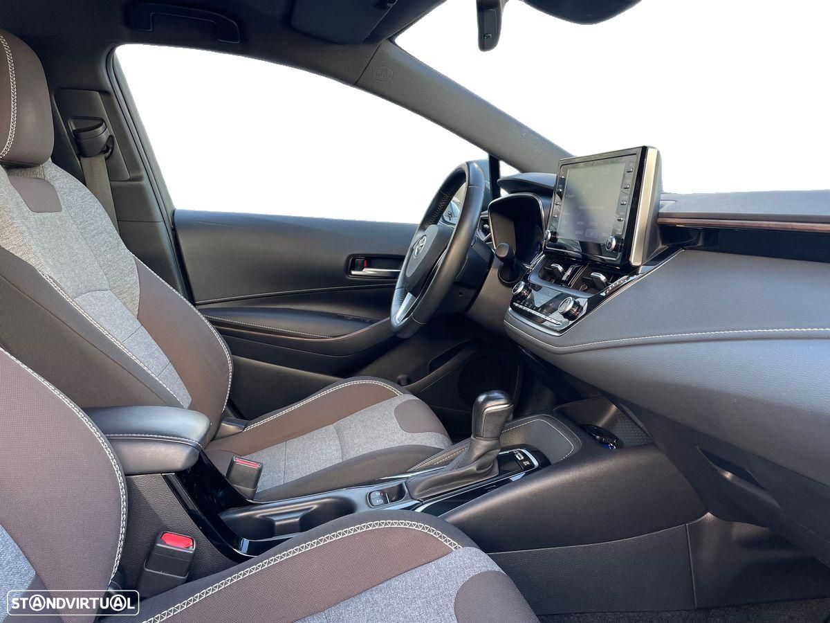 Toyota Corolla Touring Sports - 6