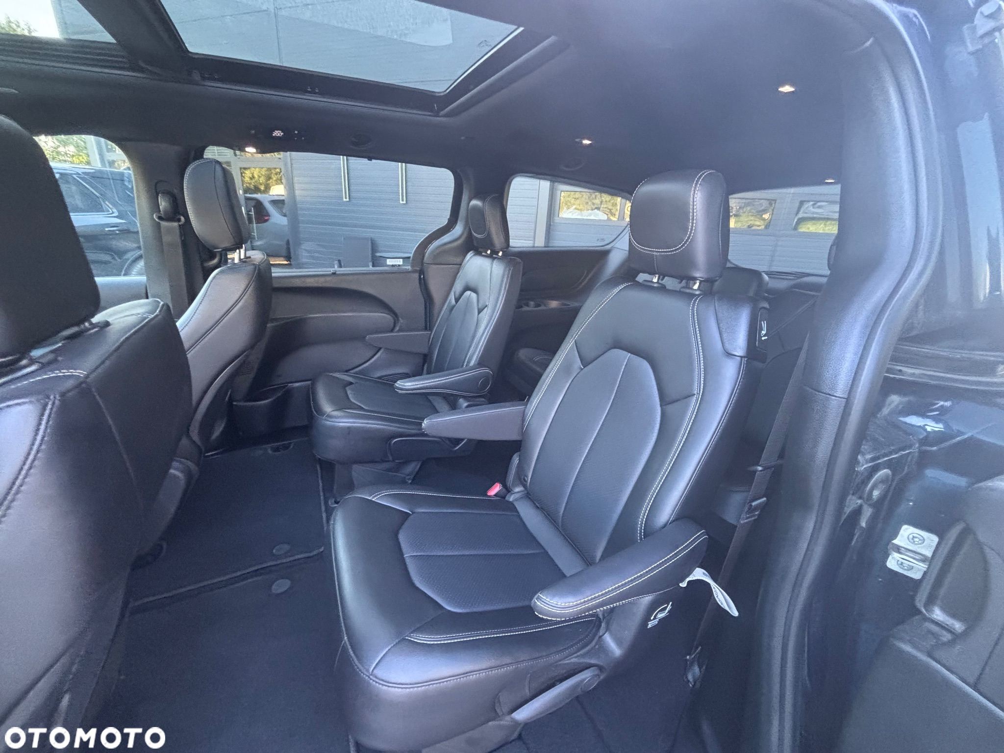 Chrysler Pacifica - 27