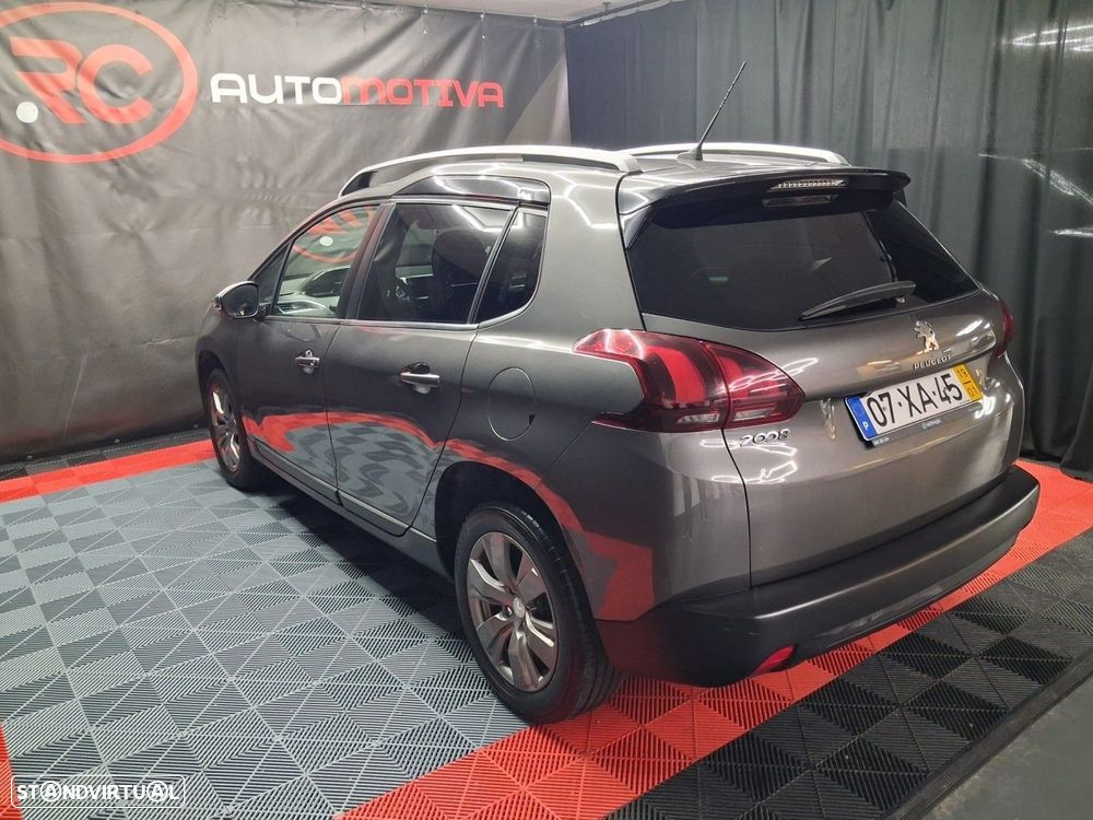 Peugeot 2008 1.2 PureTech Style - 4
