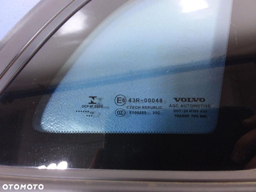VOLVO V40 II SZYBA KAROSERYJNA TYŁ PRAWA 13 - 2