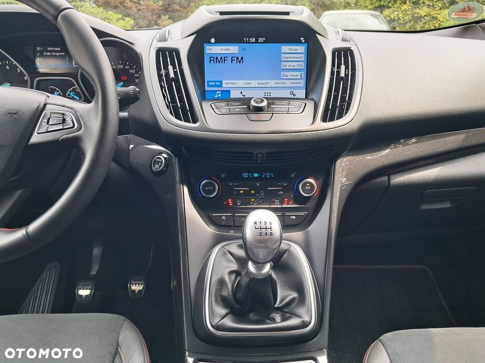 Ford Kuga 1.5 EcoBoost 2x4 ST-Line - 21