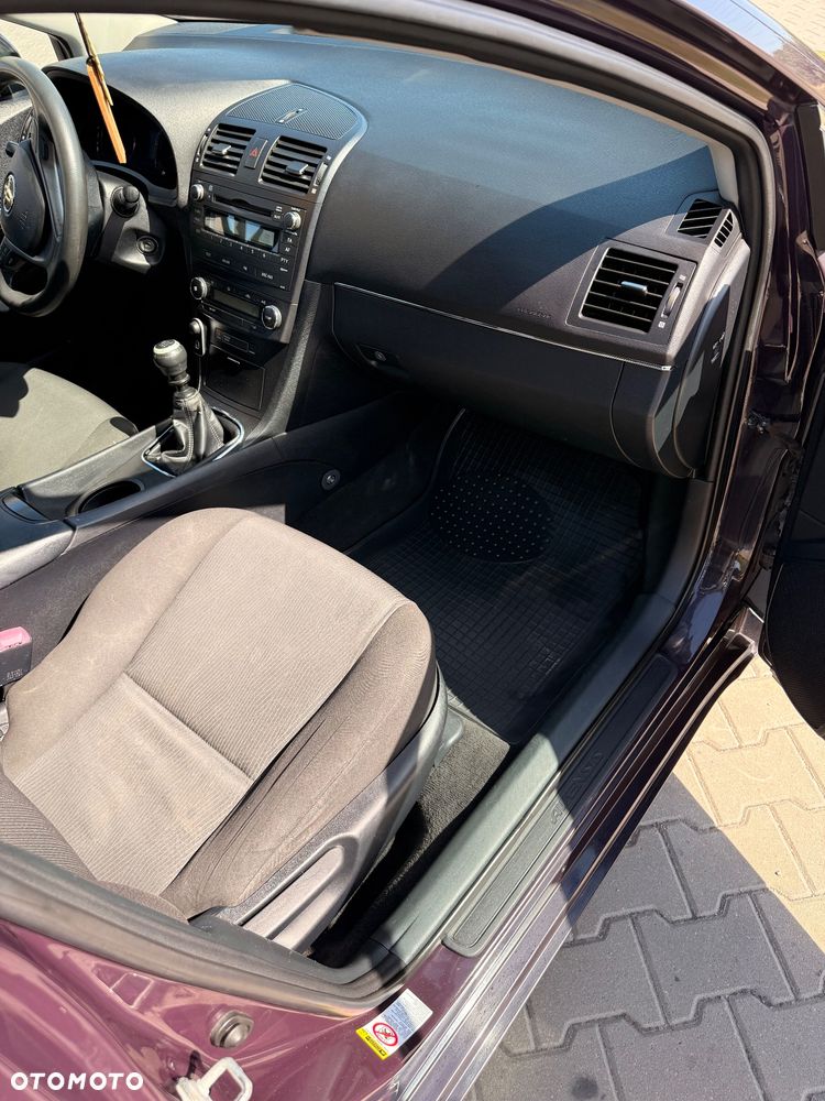 Toyota Avensis 2.0 D-4D Sol - 8