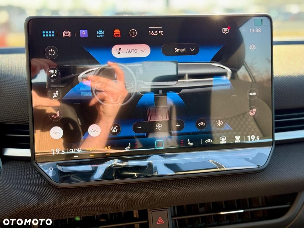 Volkswagen T-Roc 1.5 eTSI Life DSG - 23