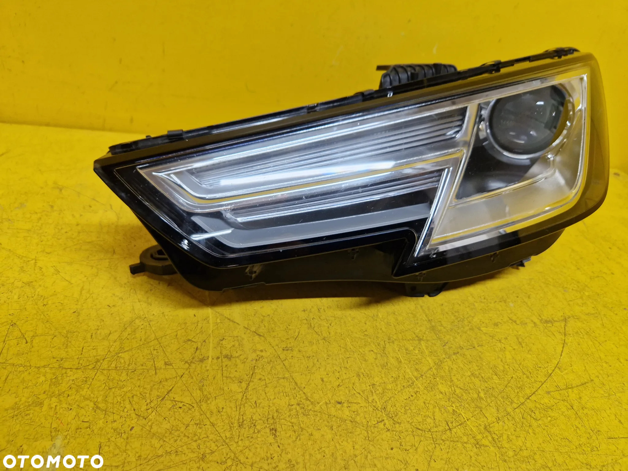 AUDI A4 B9 LAMPA LEWA PRZOD LED 8W0941005 - 2