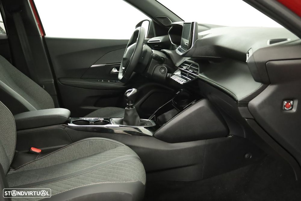 Peugeot 2008 1.2 PureTech Allure - 22