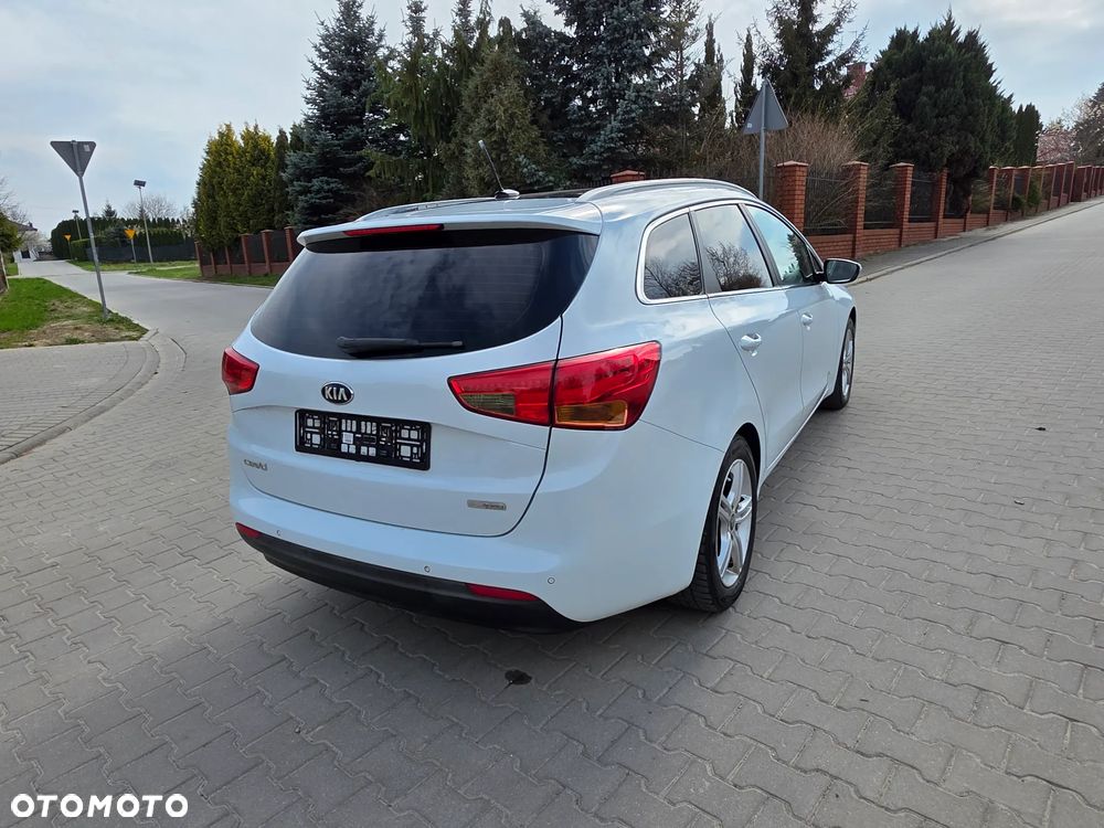 Kia Ceed 1.6 GDI Fifa World Cup Edition - 11