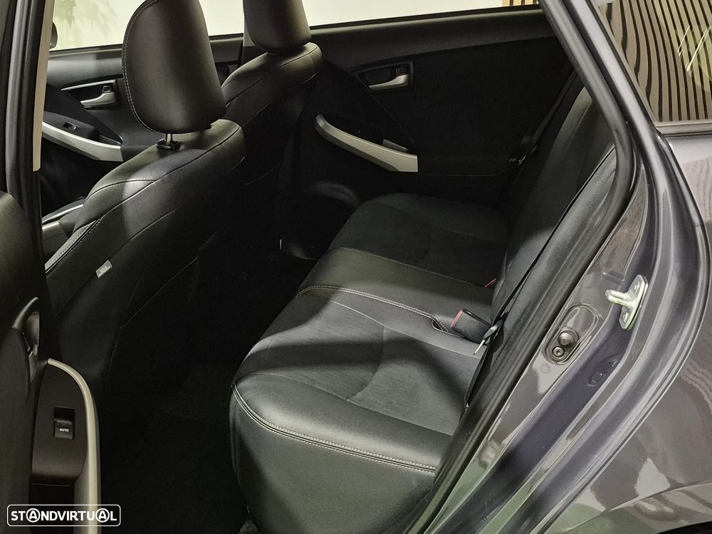 Toyota Prius 1.8 Plug-In Pack Premium - 33
