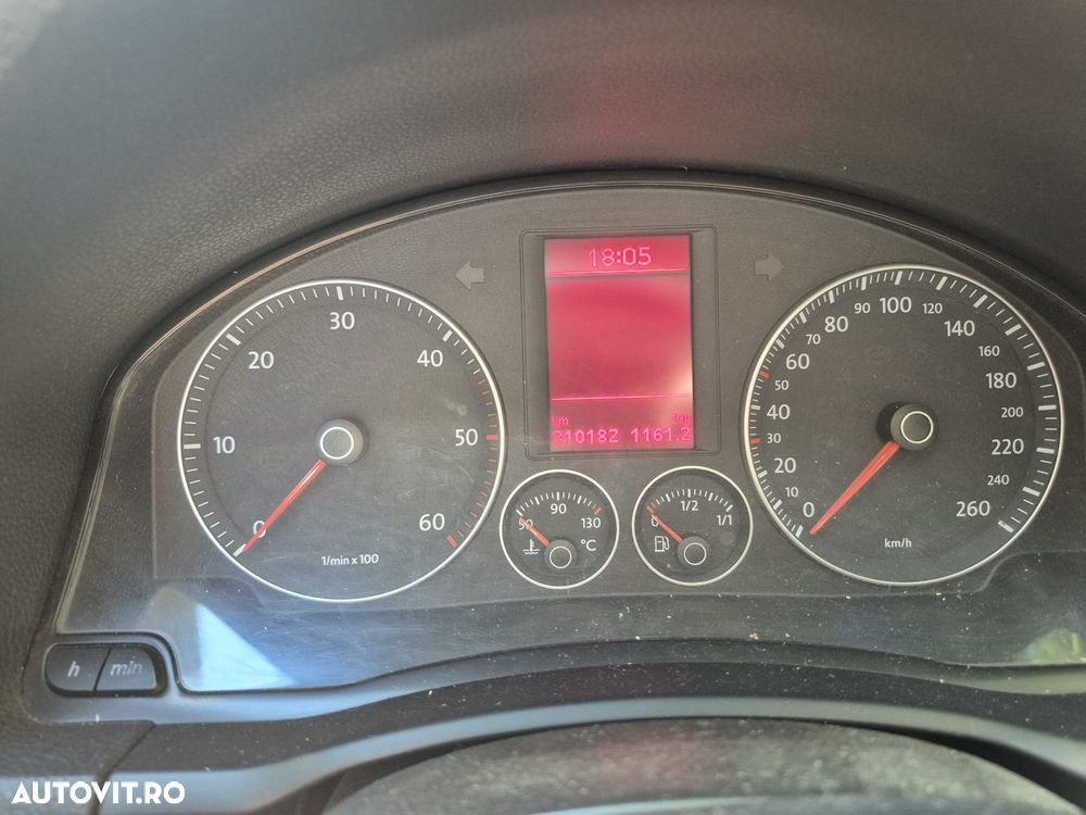 Volkswagen Golf 2.0 TDI Comfortline - 9
