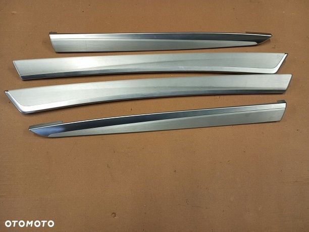 Listwy dekory drzwiowe BMW 5 F10 2009- komplet - 1