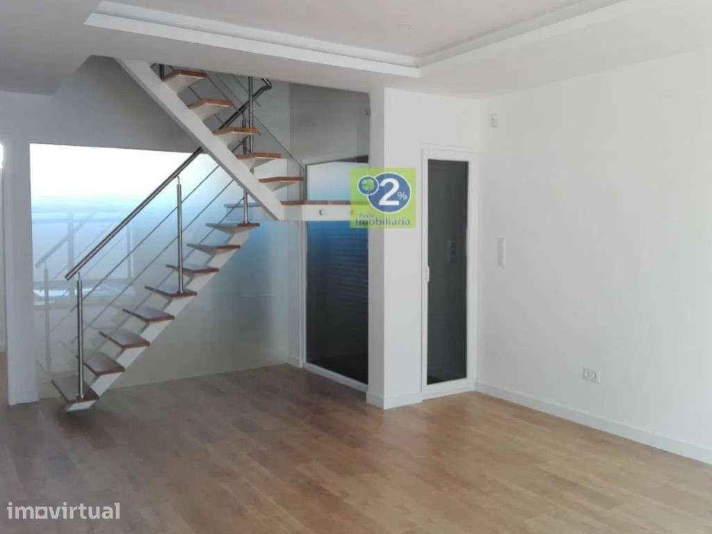 Moradia acabamentos de luxo - Grande imagem: 3/4
