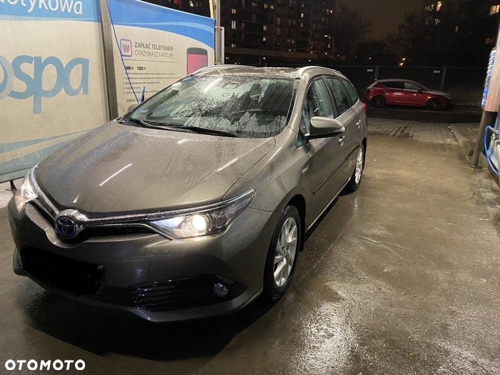 Toyota Auris Hybrid 135 Premium - 10