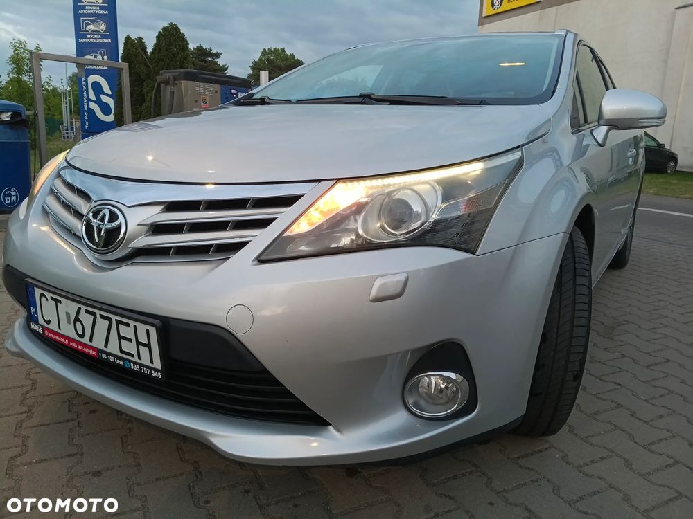 Toyota Avensis 1.8 Premium - 14