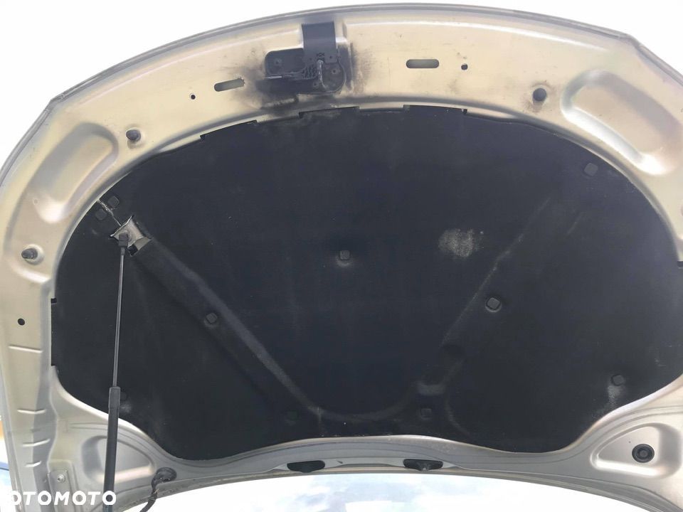 WYGŁUSZENIE MASKI VOLKSWAGEN PASSAT CC 2010