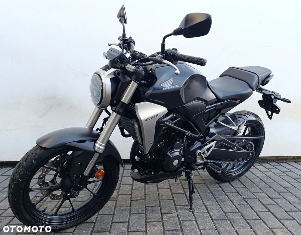 Honda CB - 3