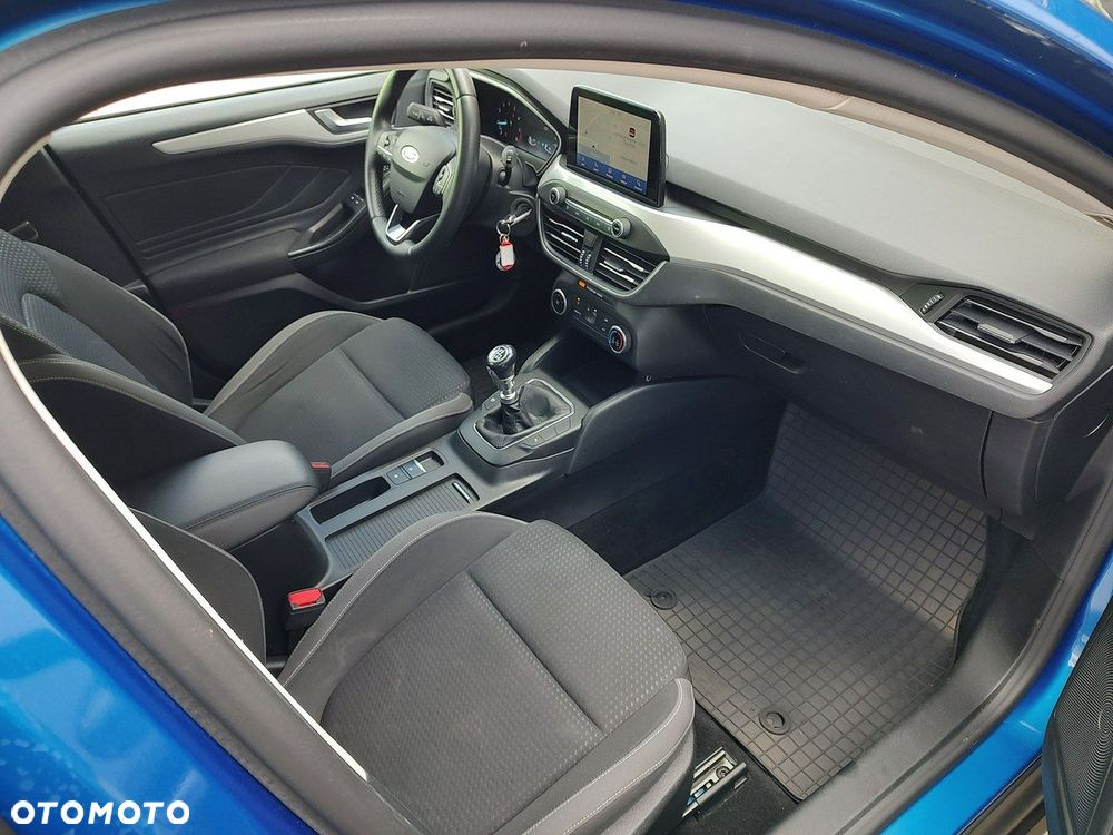 Ford Focus 1.0 EcoBoost Trend Edition Business - 23