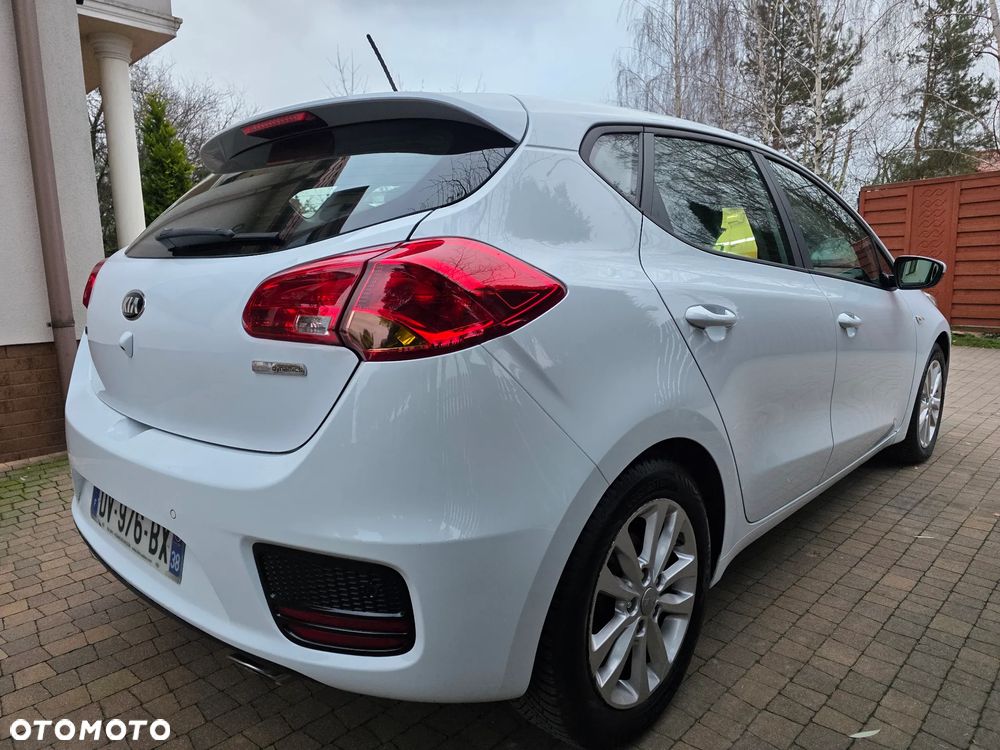Kia Ceed 1.6 CRDi L Business Line DCT - 14