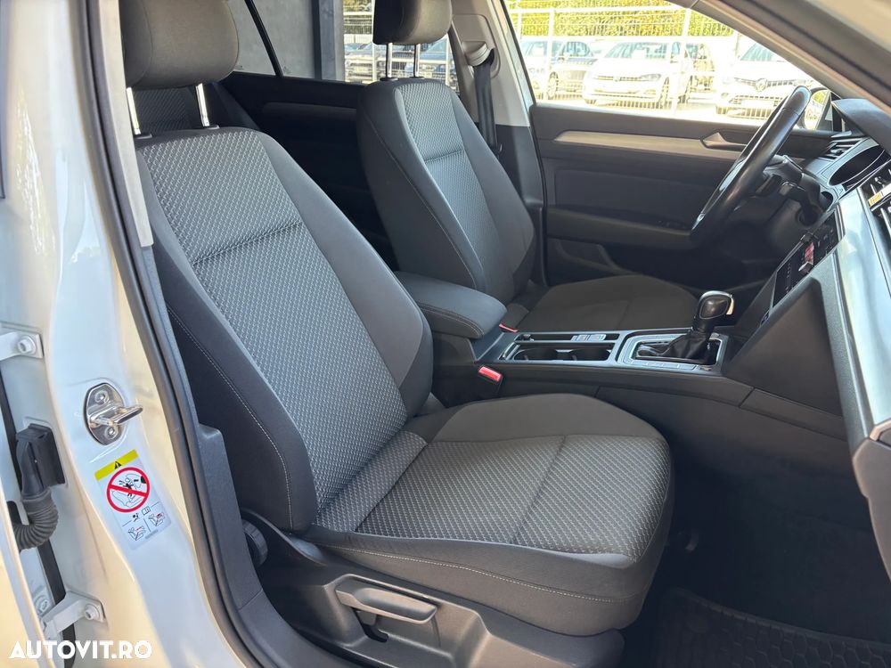 Volkswagen Passat 2.0 TDI DSG Comfortline - 34