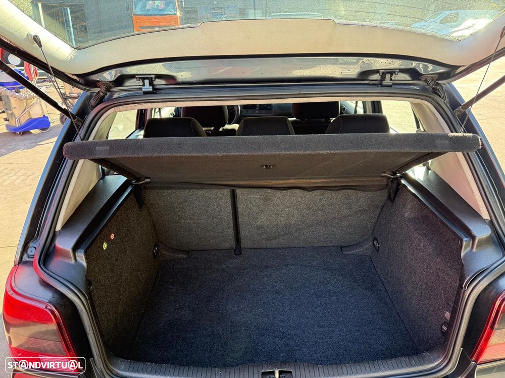 VW Golf 1.9 TDi Highline - 11