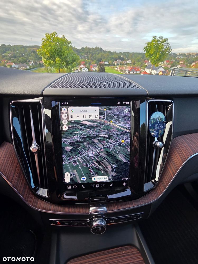 Volvo XC 60 T8 Plug-In Hybrid AWD Plus Bright - 9