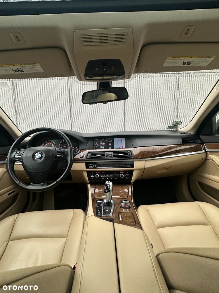 BMW Seria 5 528i xDrive Luxury Line - 24