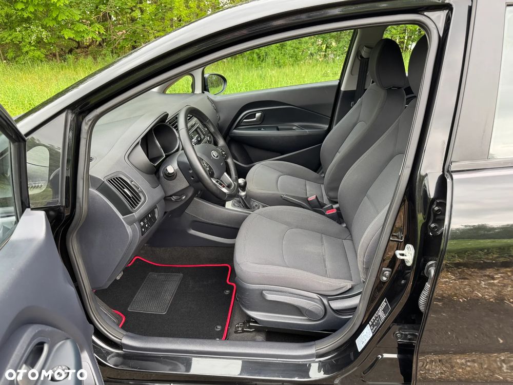 Kia Rio - 11