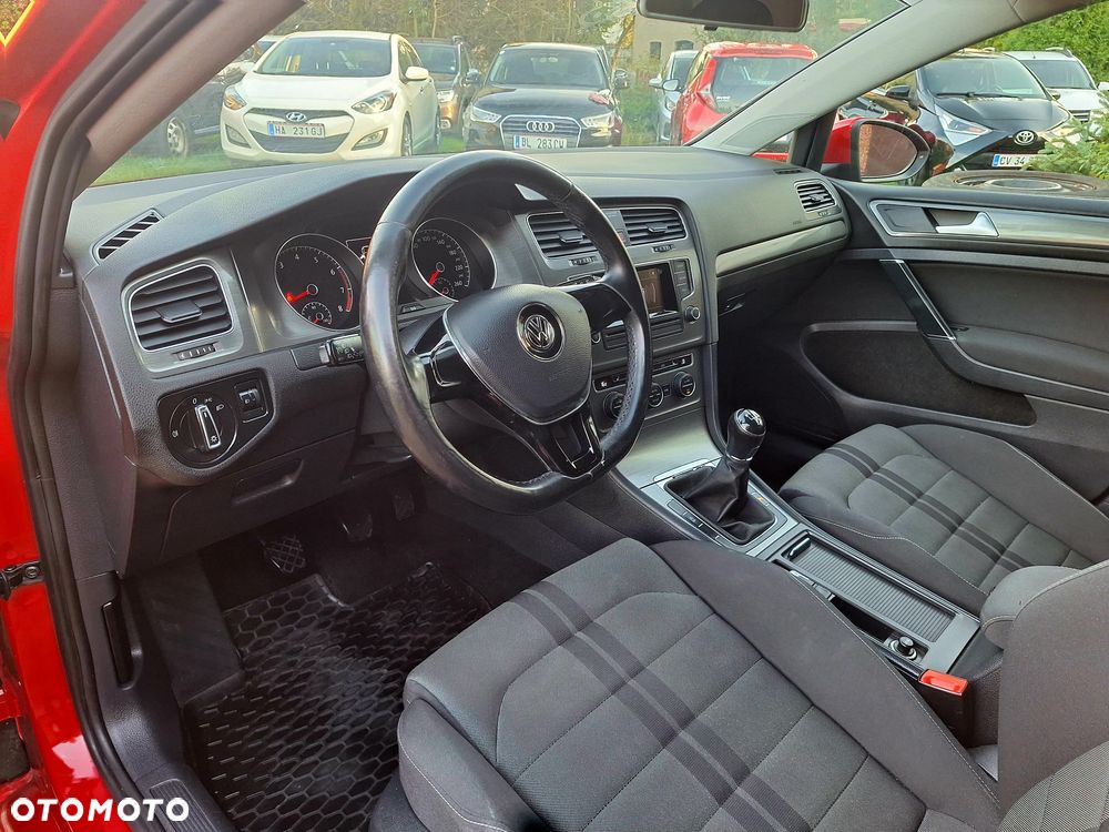 Volkswagen Golf - 2