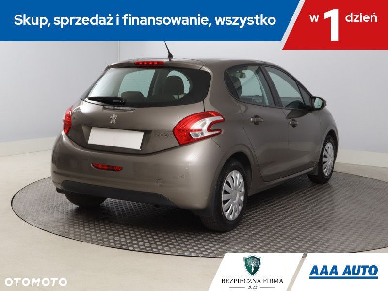 Peugeot 208 - 7