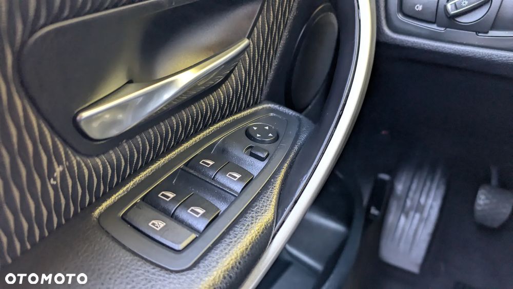 BMW Seria 3 320d DPF Blue Performance Edition Fleet - 16
